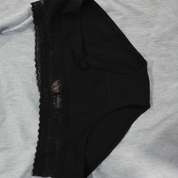 Lot of Victoria's Secret Panties - The Cotton Lace Pack - Picture 15 of 16